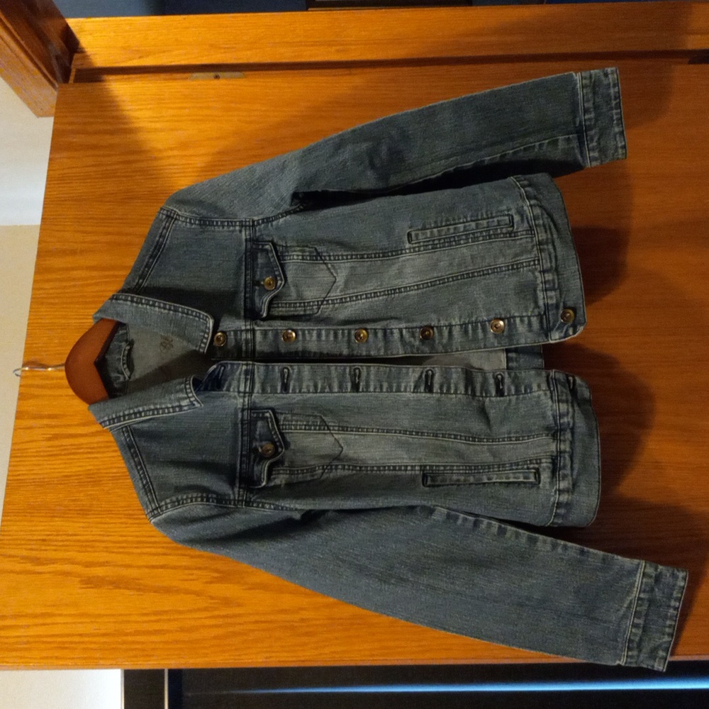 Womens code blue denim blue jean jacket medium 23 long 18 armpit to armpit